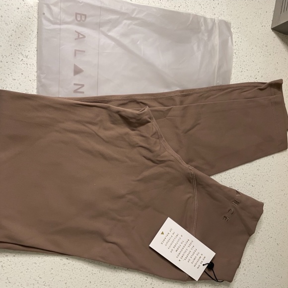 Balance athletica the cloud pant- smoky quartz size L - Picture 2 of 3